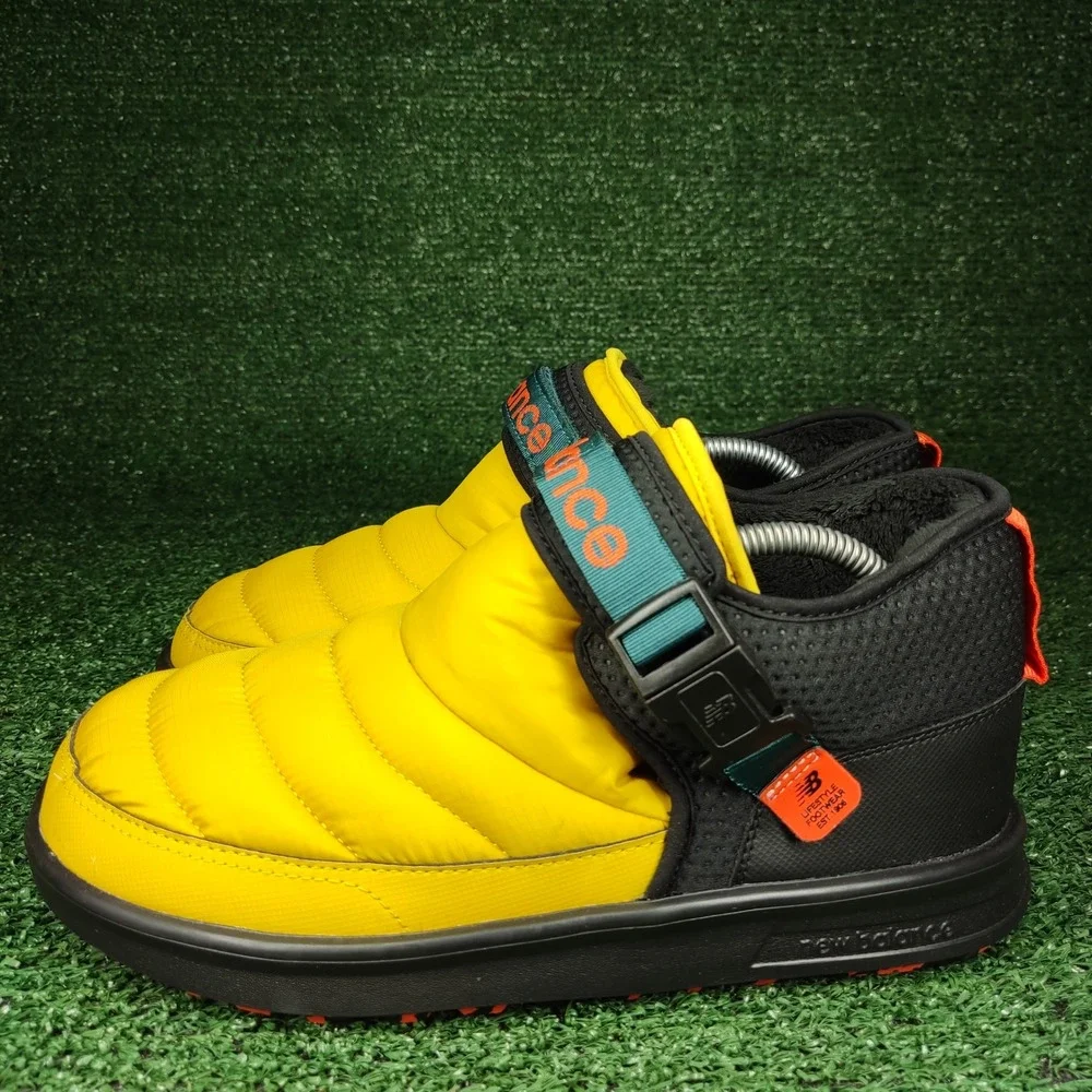 New Balance‎ Slippers Mens 8 Yellow Caravan Moc Mid v2 Primaloft SUFMMOCM Buckle